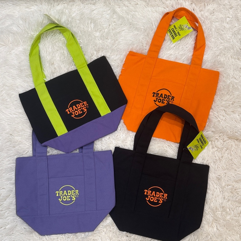 Trader Joes Halloween Exclusive Mini Tote Bag Set